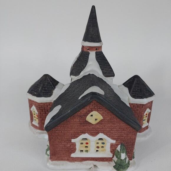 1994 Ruey Traditions Brick Porcelain Christmas Lighted Church - Picture 3 of 7